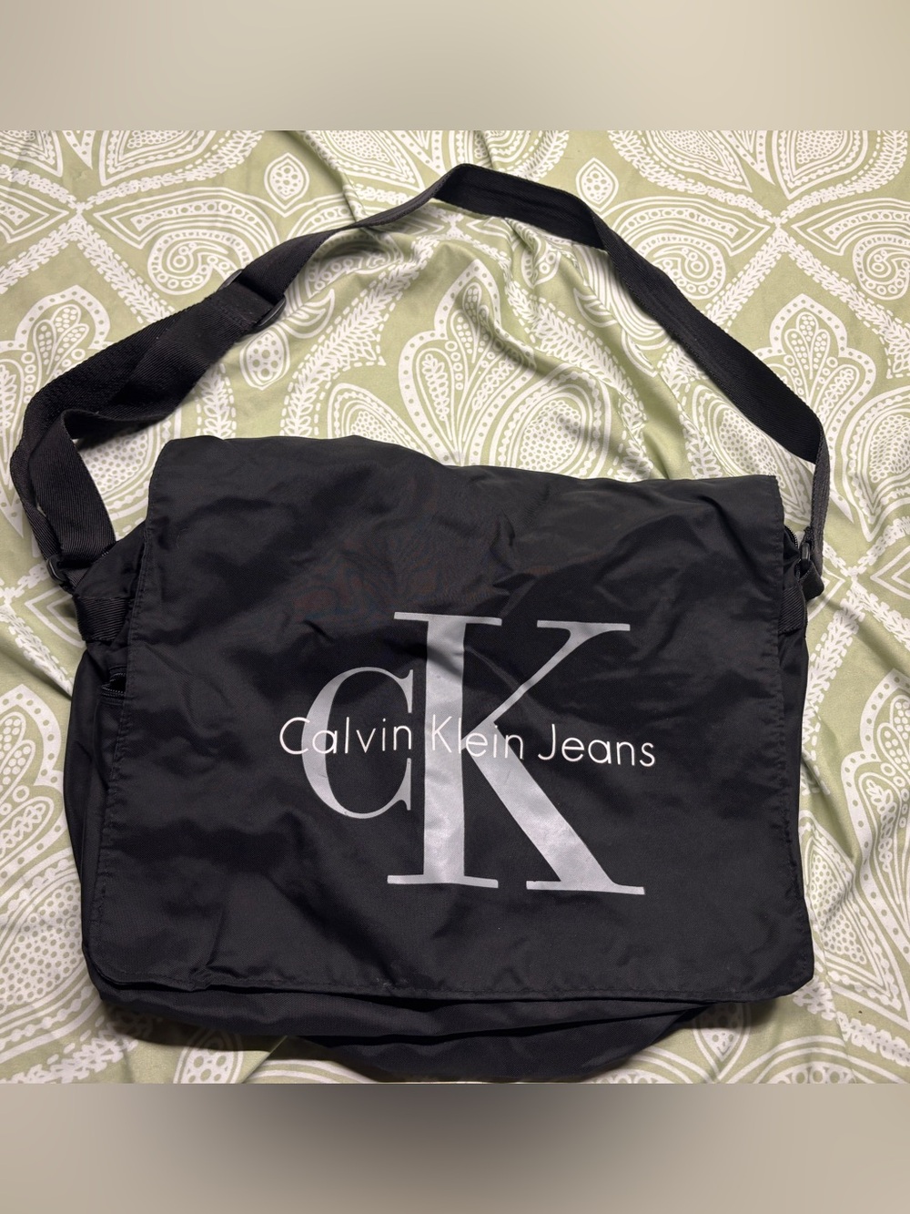 ✴️Vintage Calvin Klein Jeans Black Messenger Bag